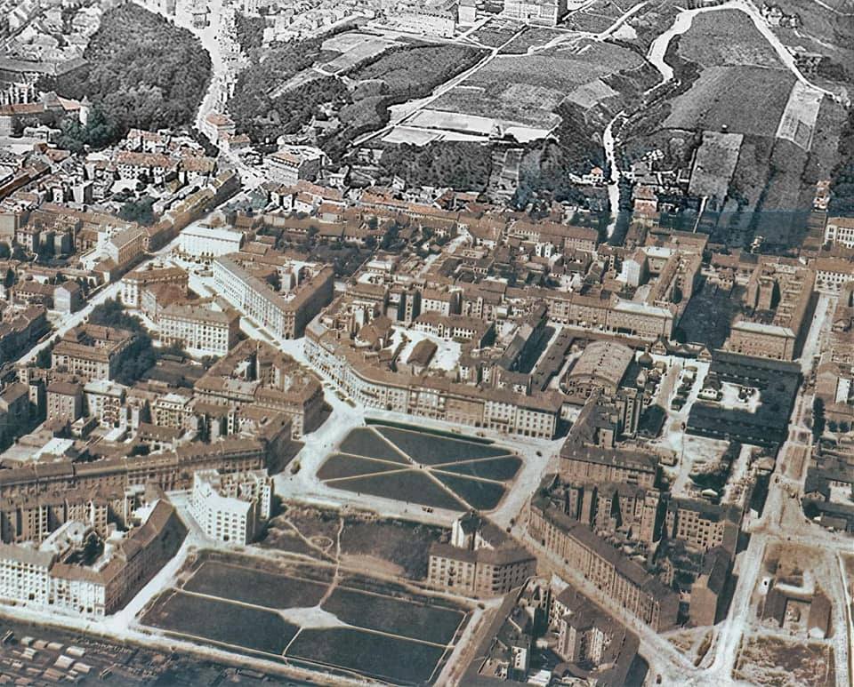 Trg kralja Petra (današnji Trg žrtava fašizma) oko 1930. godine.Panorama